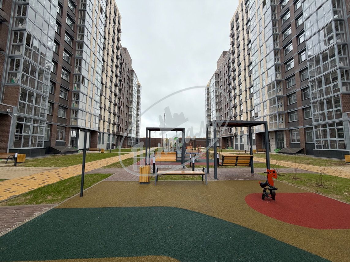 Продается квартира. Калуга, Адмирала Сенявина ул, 1 Продается квартира. Калуга, Адмирала Сенявина ул, 1