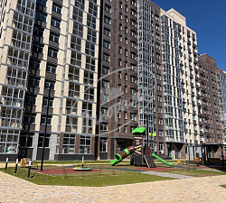 Продается квартира. Калуга, Адмирала Сенявина ул, 1 