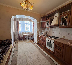 Продается квартира. Калуга, Космонавта Комарова ул, 37 